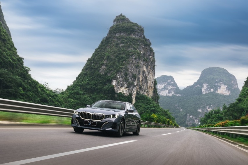 驰骋西南秘境，与全新BMW 5系一起探境旷野