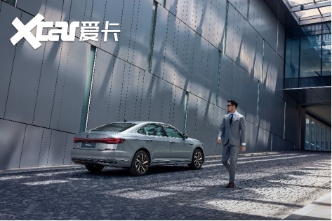 最高综合优惠4万，帕萨特380TSI放大招，裸车不到20万