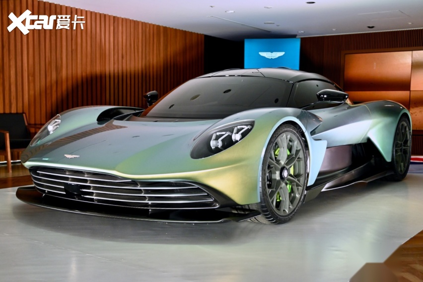 最新动力总成方案提上日程,阿斯顿马丁瓦尔哈拉限量超跑亮相