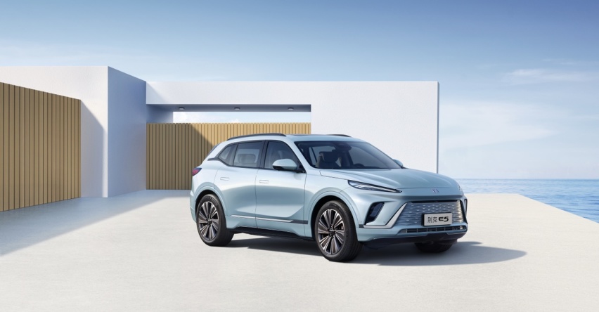 27万预算买纯电SUV，别克E5和特斯拉Model Y，谁更适合家用