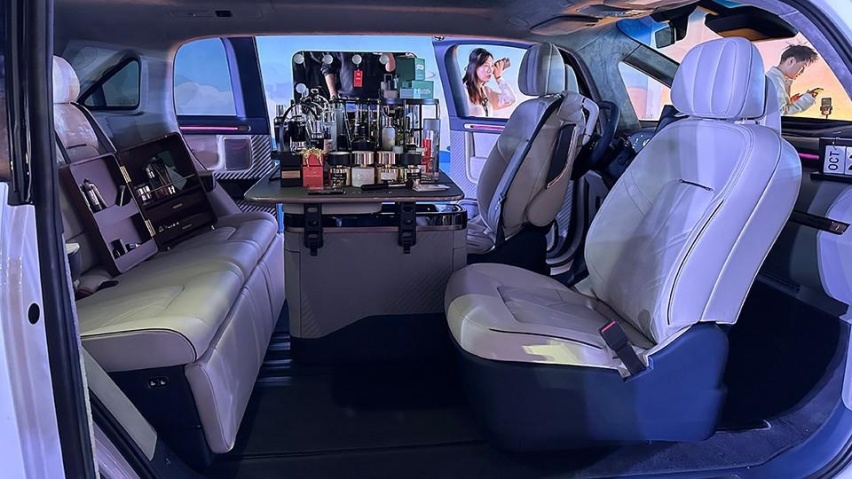 极氪MIX车门值5万？搞定MPV安全性，30万内5座比7座好？