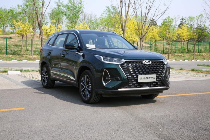 国货当自强，15万落地7座SUV，吉利豪越L对比奇瑞瑞虎8 PRO