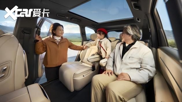 20 万级六座 SUV 座舱横评，鸿蒙座舱搭配 OTA 迭代体验亮眼