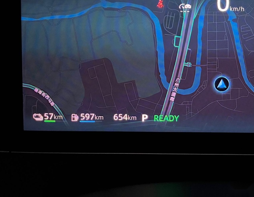 实测亏电油耗4.58L！ B级车荣威D7 DMH不仅性价比拉满 还特省