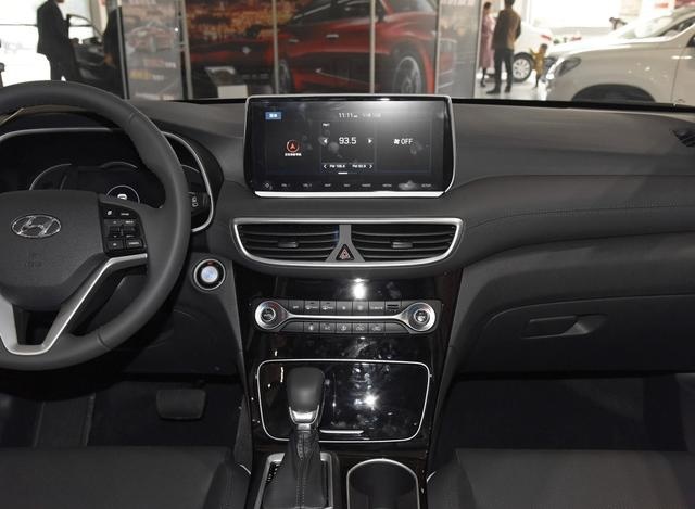 持币15万元买SUV，你选