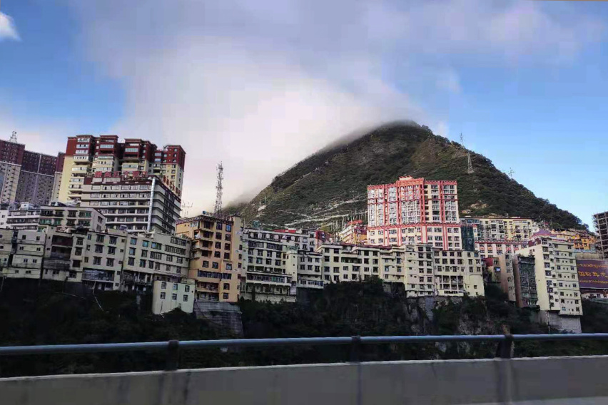 驾丰田雷凌游稻城亚丁（上）——领略川藏公路最美秋色