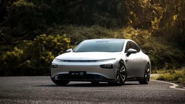 除了706km续航和22.99万元起售价 小鹏P7凭什么与特