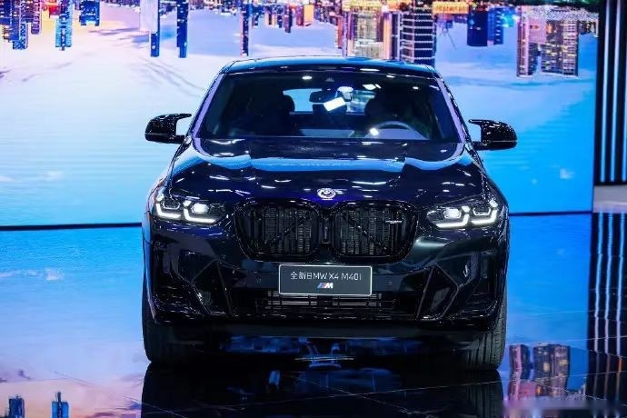 搭载3.0T L6发动机，宝马X4 M40i亮相
