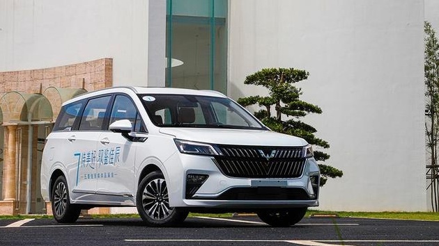 五菱佳辰上市，1.5T+CVT小保养要花300元，养车无压力？