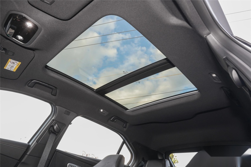 10万级纯电SUV，轴距2700mm，续航501km，哪吒X值得买吗？