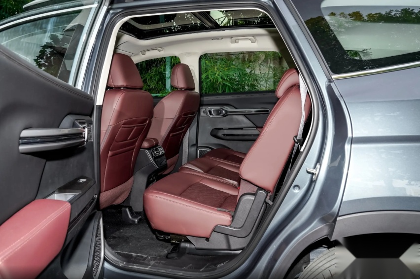 10万级的“国产版沃尔沃XC60”！全系1.8T+大7座，还有奢华内饰