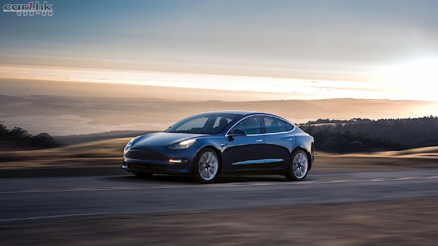 特斯拉Model 3值得买吗？空间大吗？