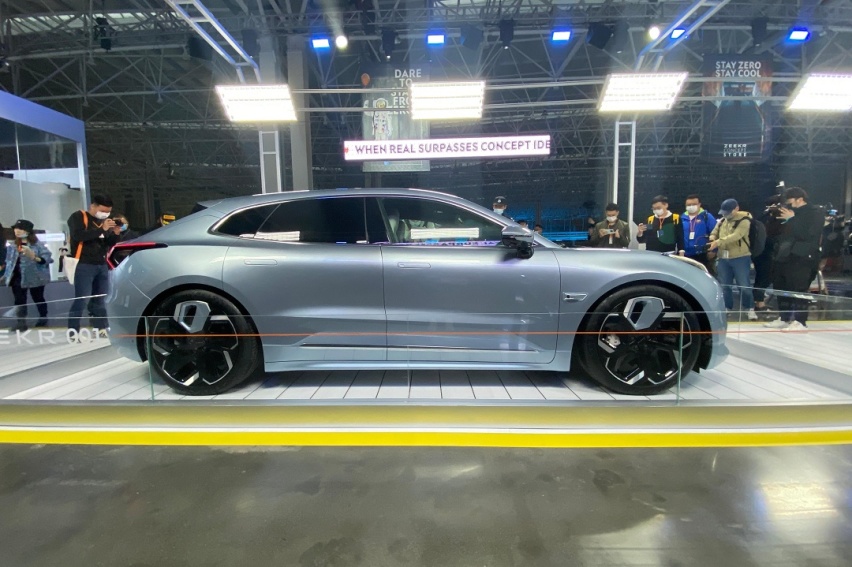 NEDC续航可达712km 极氪001上市售28.1万元起