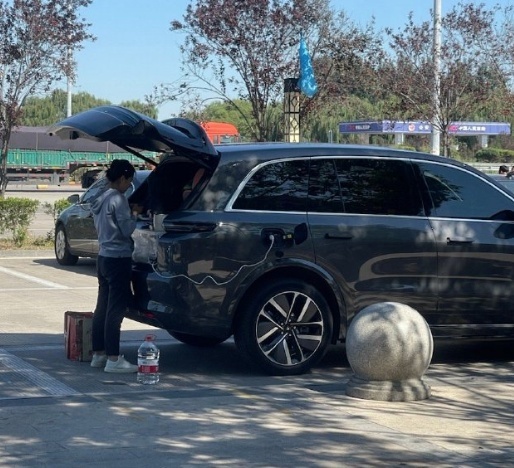 一场国庆堵车，掀开了电车的“遮羞布”？