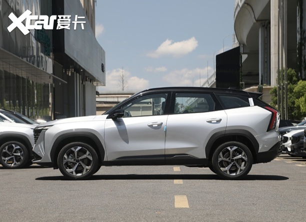 智能座驾新选择，2024款博越L让科技触手可及！