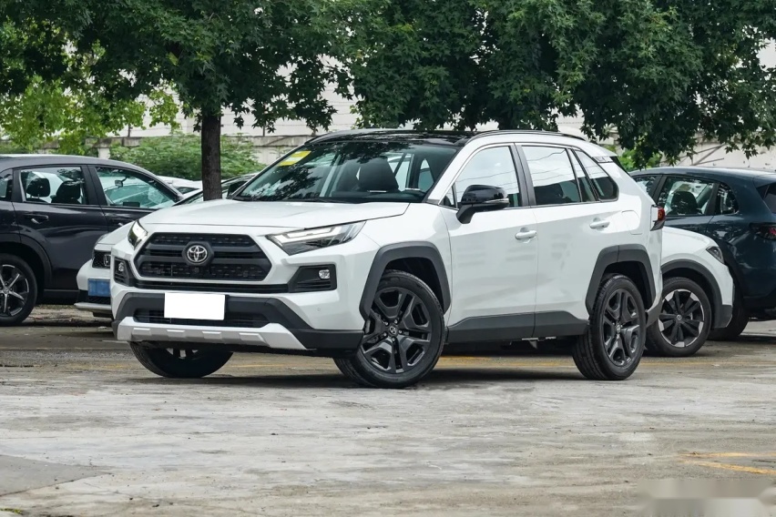 RAV4荣放与威兰达强强对决，最终它以细节取胜！