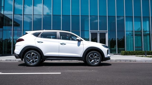 看着更顺眼了！第四代途胜2020款静态实拍|新车