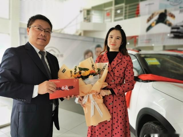 神龙汽车专项购车礼惠及首位抗疫英雄车主