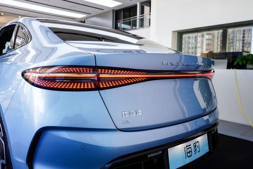 30万以下中型车，小鹏P7、长安深蓝SL03、海豹怎么选？