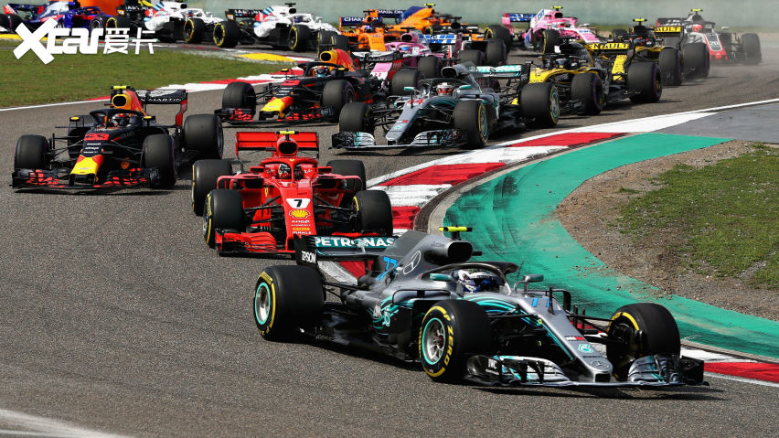 达到甚至超过300km/h,那怕低速转弯的时候,时速最低也在100km/h左右