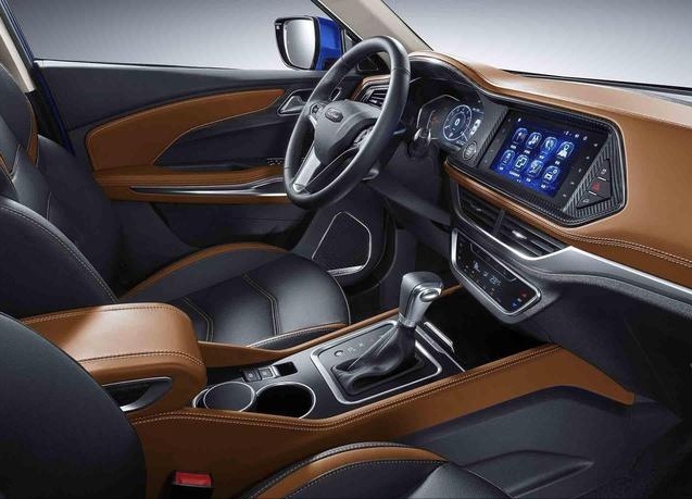 众泰复活了 新款T300L上市 售价5.98万元