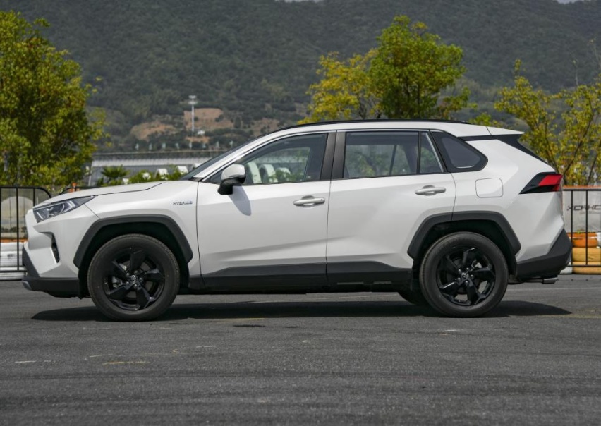 7月热销近2万台，仅优惠3000，丰田RAV4为何如此受欢迎
