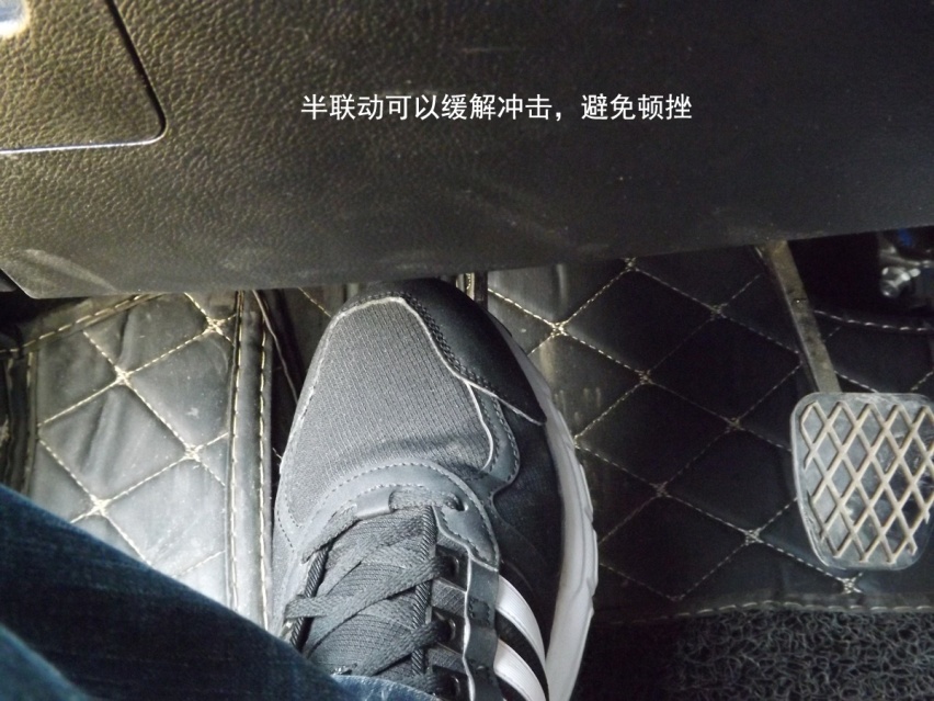 手动变速箱，2挡降1挡，又难挂又顿挫，该如何应对呢？