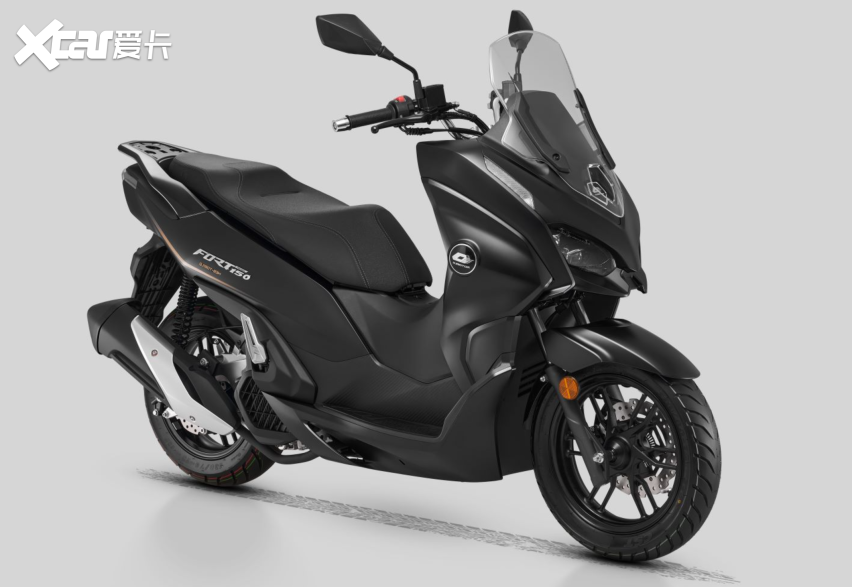 机甲风踏板,钱江鸿150详解,水冷4气门动力电控齐全-爱卡汽车爱咖号