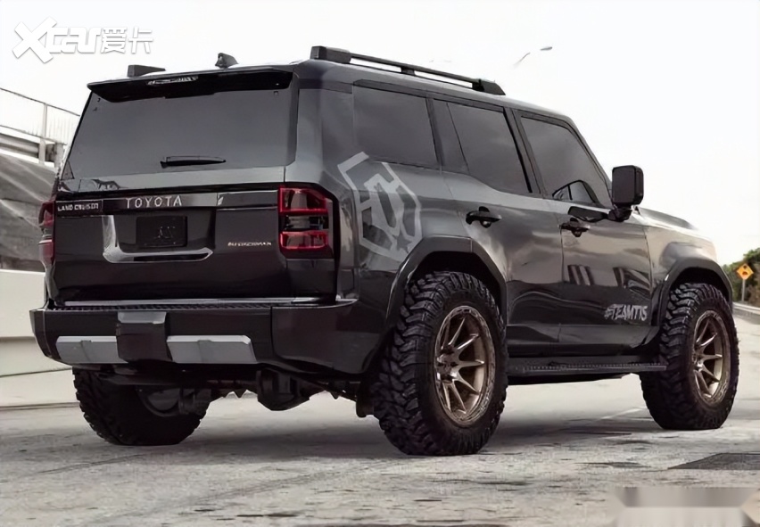 丰田普拉多国内11月17日亮相!4s店曝光价格,外观似哈弗大狗