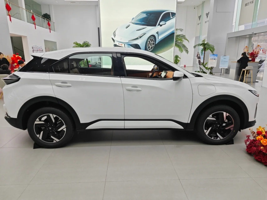 10万级纯电SUV，轴距2700mm，续航501km，哪吒X值得买吗？