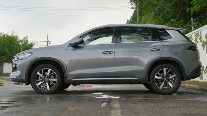 10万买家用SUV，荣威D5X DMH迎战宋Pro DM-i，怎么选？