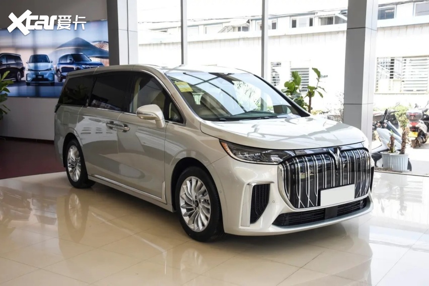 都是实力型选手，想买自主高端MPV，选岚图梦想家还是腾势D9？