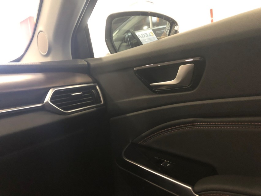 ​【不羁聊车】红旗首款纯电SUV，试看E-HS3如何定义精致