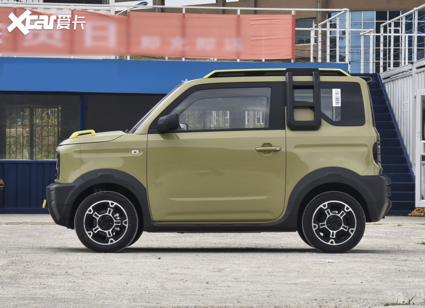 增加着新车出色的越野定位,下方车门部