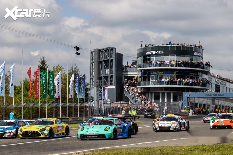 轮胎下单,其中包括奥迪a1,a3这种畅销车型,也有奔驰g级这种顶级越野车