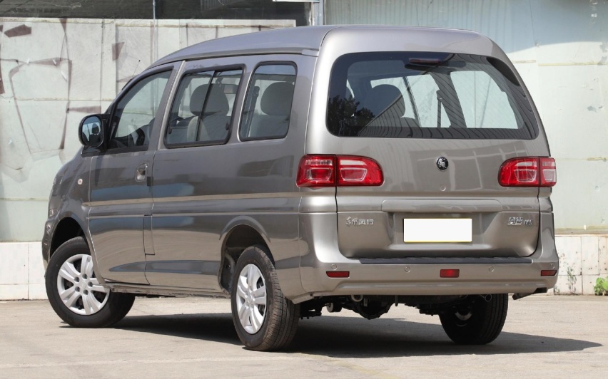 搭载三菱发动机，仅5万多的全新MPV！轴距2800mm，才7.9L油耗