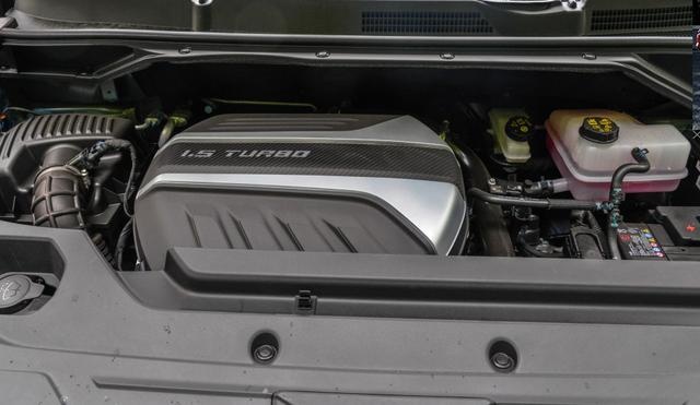 实拍上汽大通MAXUS G50 PLUS：15万级「全家快乐车」