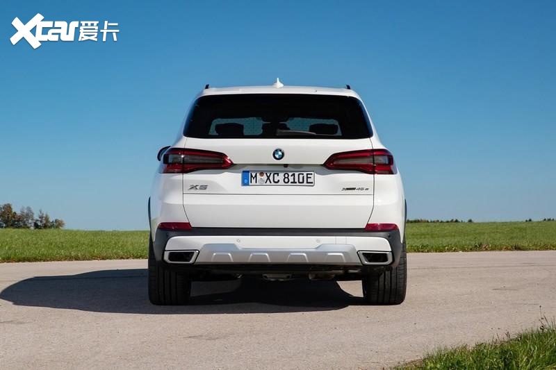 全新宝马X5 xDrive45e正式上市，售价为84.99万