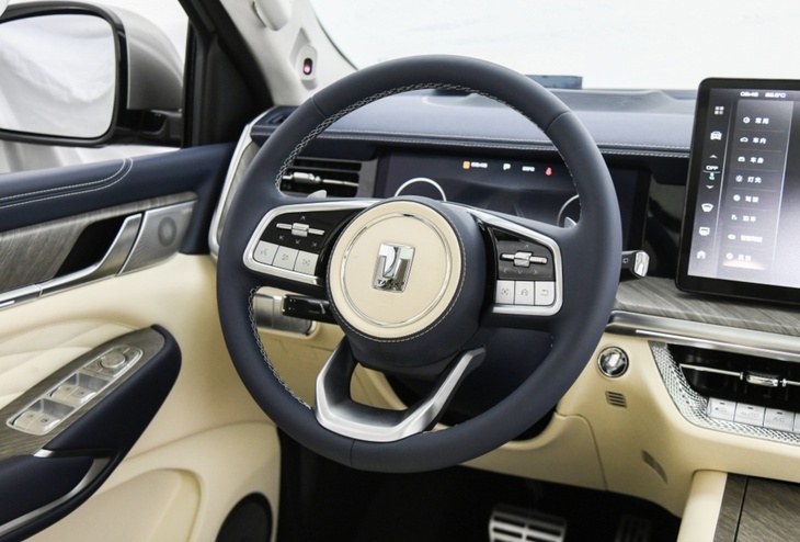 2021成都车展：WEY品牌坦克500正式发布 定位豪华越野SUV
