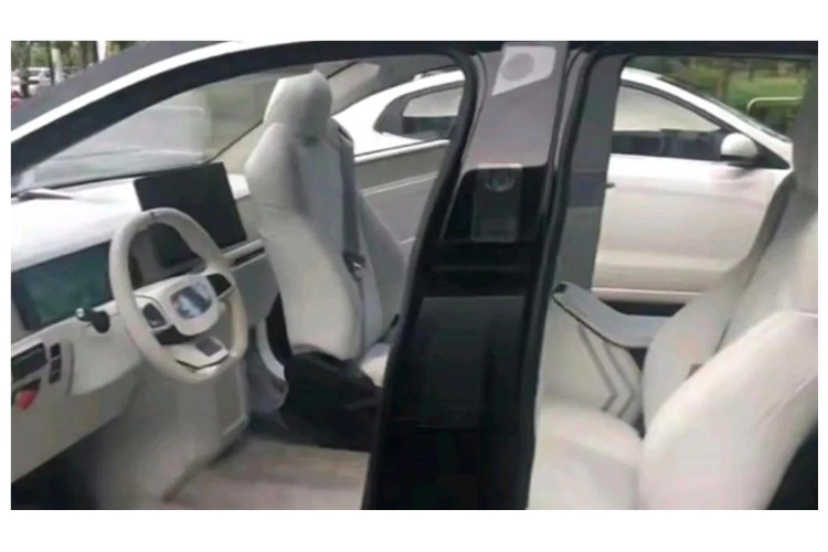 奇瑞颠覆SUV 对开门+2.0T 星途瑶光实拍