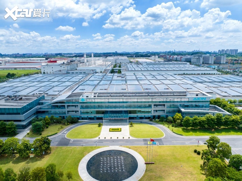 无缝衔接：昊铂HL的车机手机互联深度功能