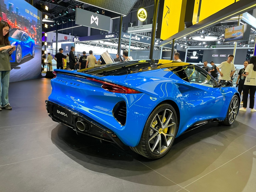 AMG 2.0T发动机,零百加速4.3秒,路特斯Emira抢尽风头