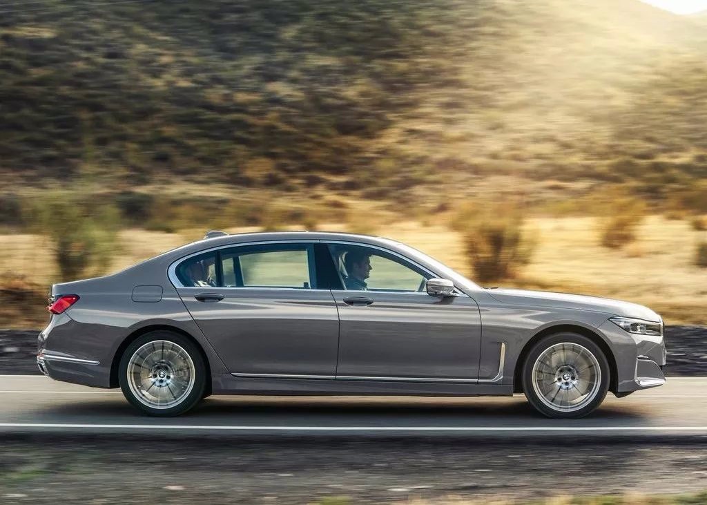 新BMW 7系上市！科技、智能、驾乘全面提升！真香！