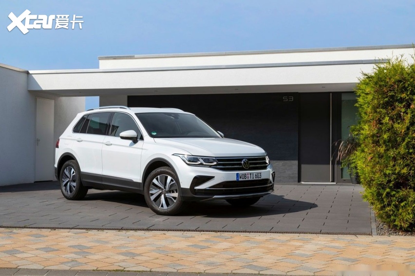 volkswagen-tiguan-ehybrid-revealed-with-245-hp-and-30-miles-50-km-of-ev-range_8.jpg