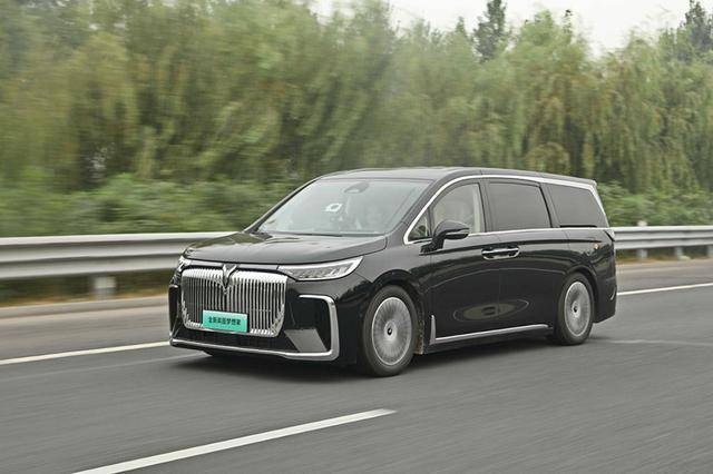 实测续航超1400公里，岚图梦想家成为“续航第一MPV”