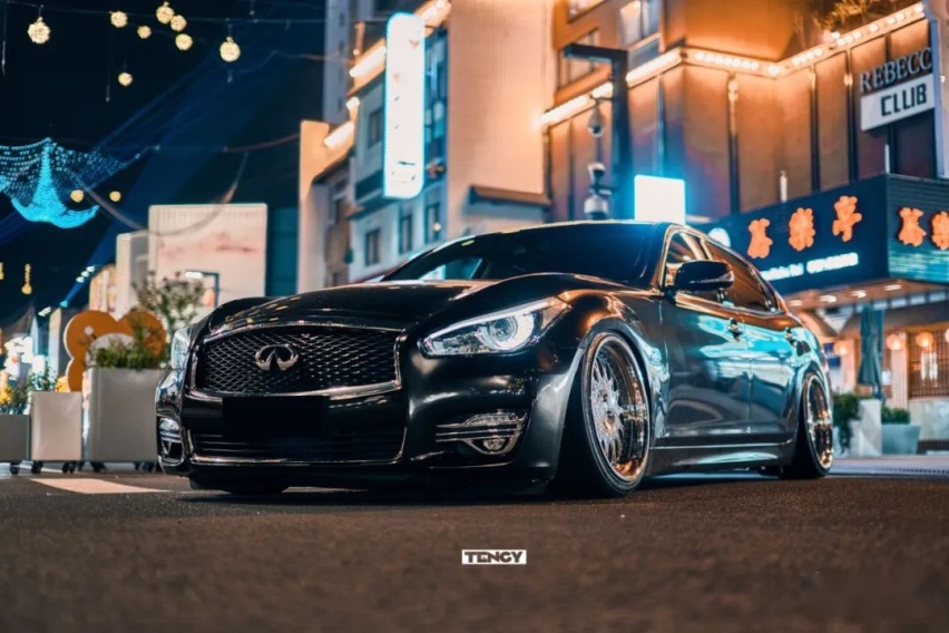 VIP风拉满的英菲尼迪Q70L，一套气动、一套轮毂就够了