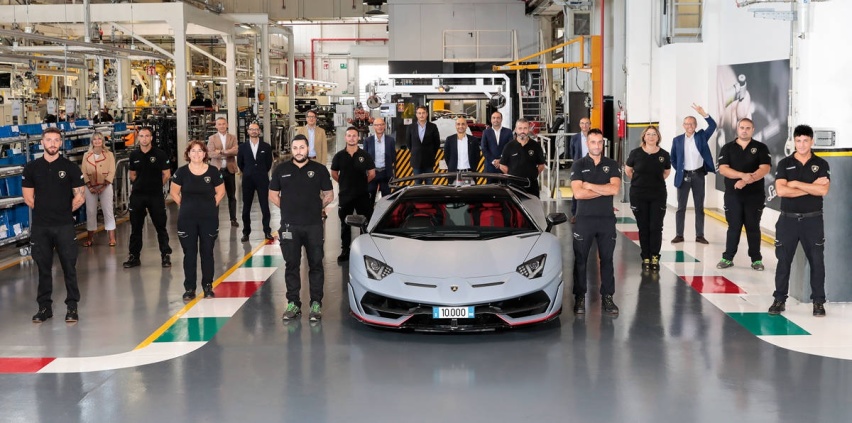 混动续命V12，插电不考虑，Aventador继任者信息曝光