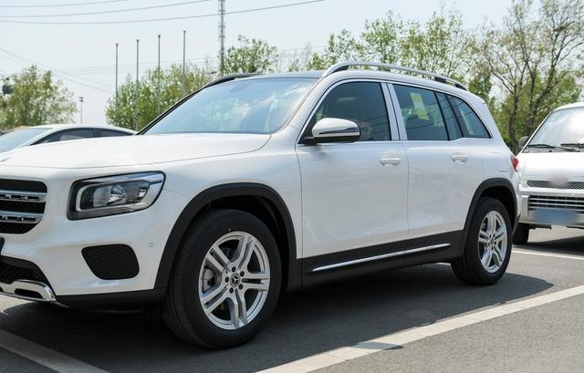 跌至23万出头的奔驰7座SUV，轴距超汉兰达，月销近6千