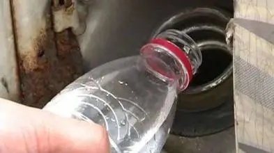 汽车没油了，加点这个就能继续跑？