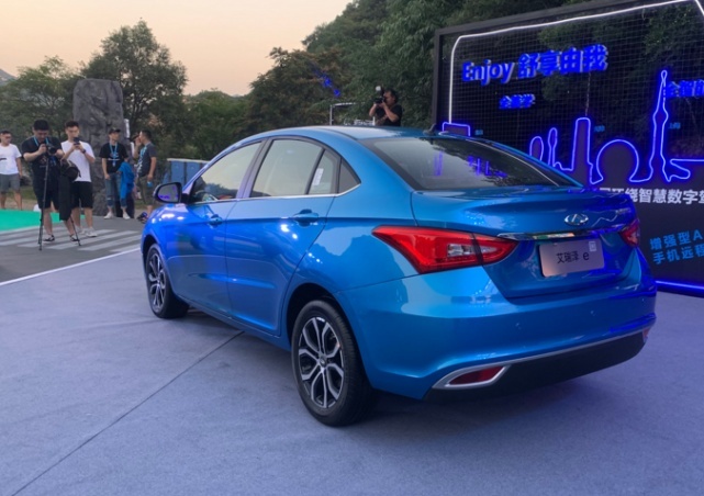 想买紧凑型电动车，广汽AION S和奇瑞艾瑞泽e怎么选